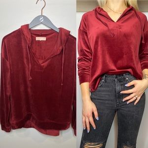 Lou & Grey Velour Hooded Top.